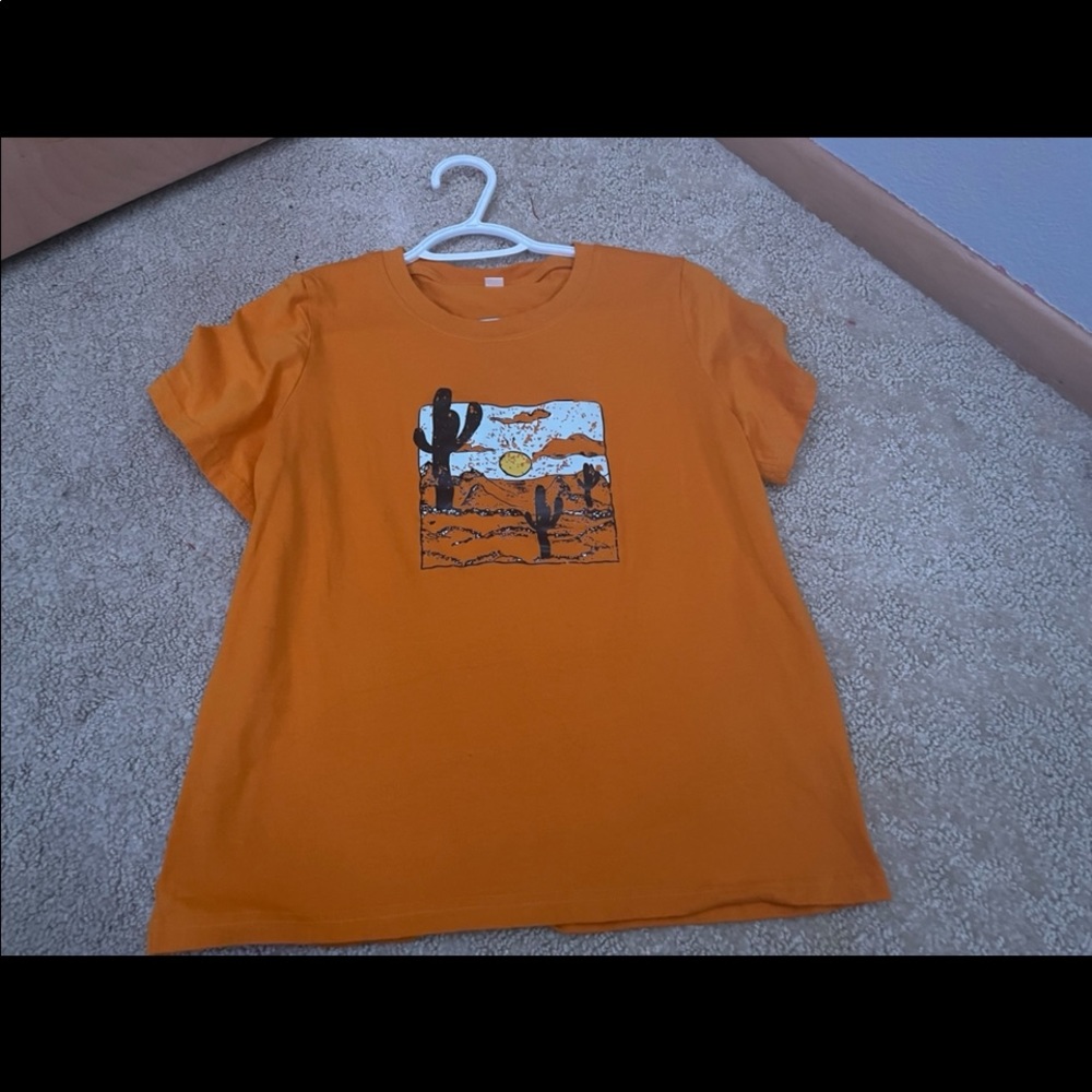 I’m selling this it’s brand new never worn!